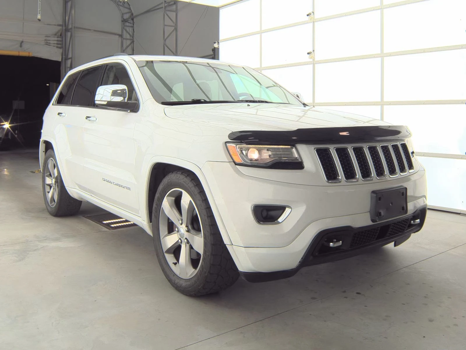 Jeep Grand cherokee OVERLAND 5.7 HEMI* Обдух* 8ZF* Въздух* Пано*  - изображение 3