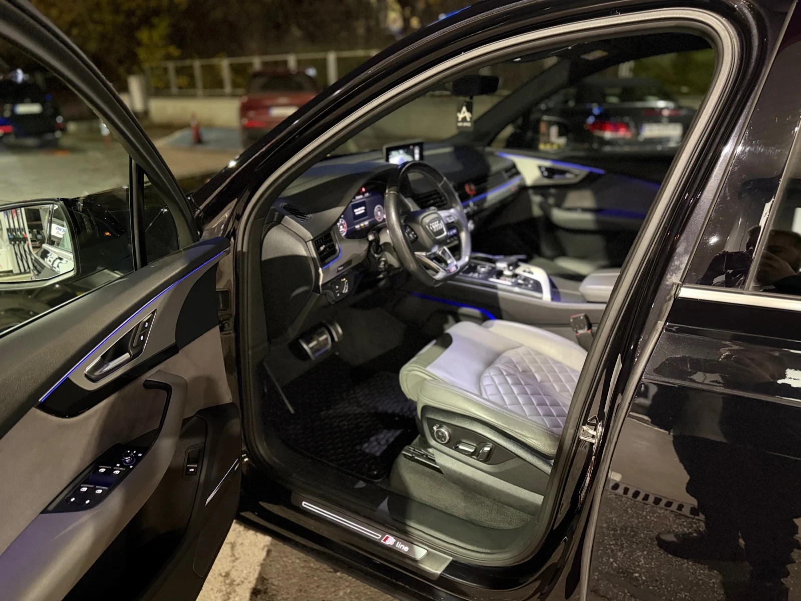 Audi Q7 3.0TDi* QUATTRO* 3xS-line* 7местна* 22zoll* ACC*  - изображение 10