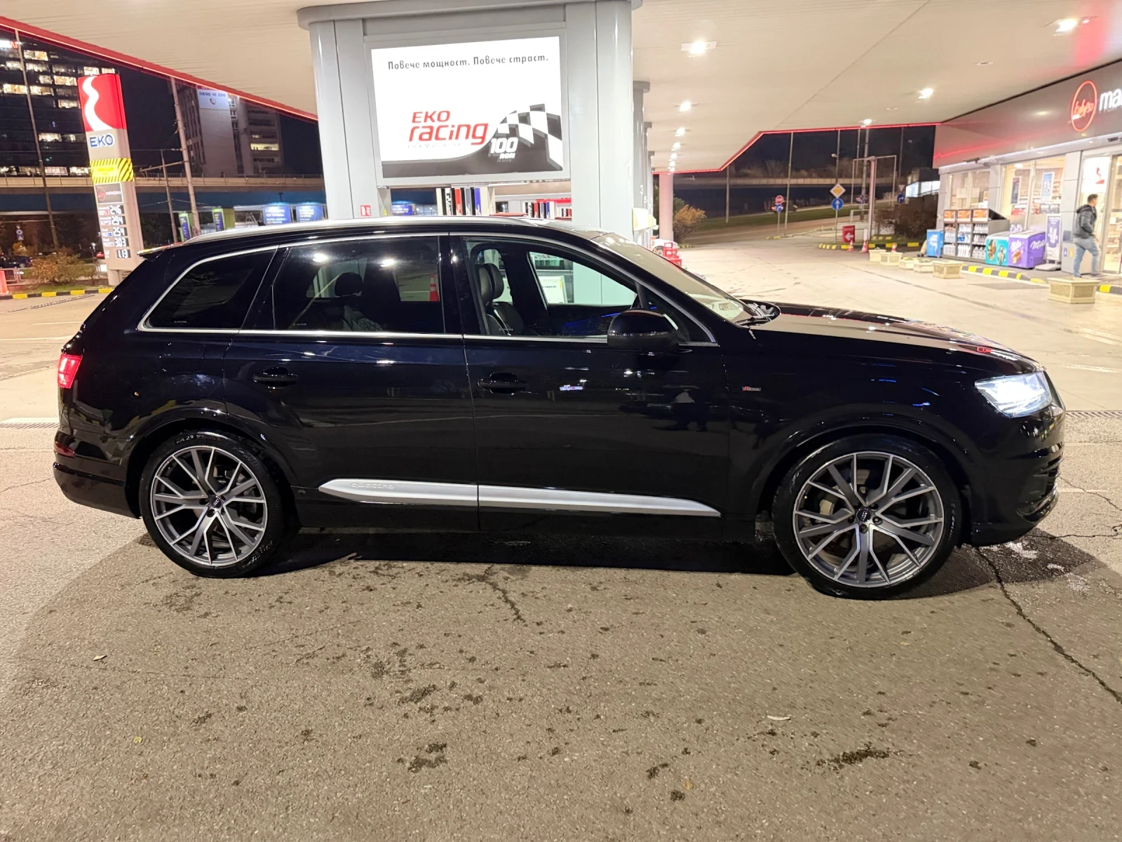 Audi Q7 3.0TDi* QUATTRO* 3xS-line* 7местна* 22zoll* ACC*  - изображение 3