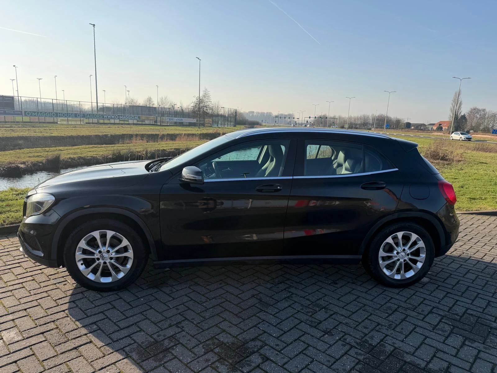 Mercedes-Benz GLA 220 4-matic off-road, снимка 4 - Автомобили и джипове - 54494246