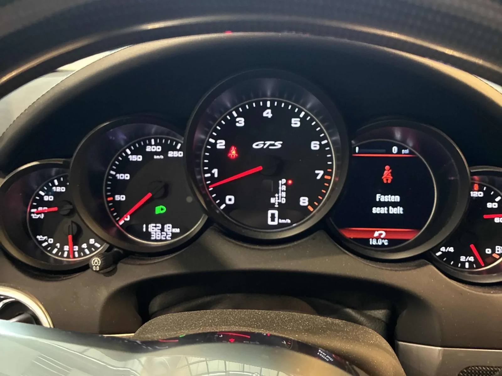 Porsche Cayenne GTS* PDK* FACELIFT* 360КАМЕРА* КЕЙЛЕС* , снимка 8 - Автомобили и джипове - 54170958