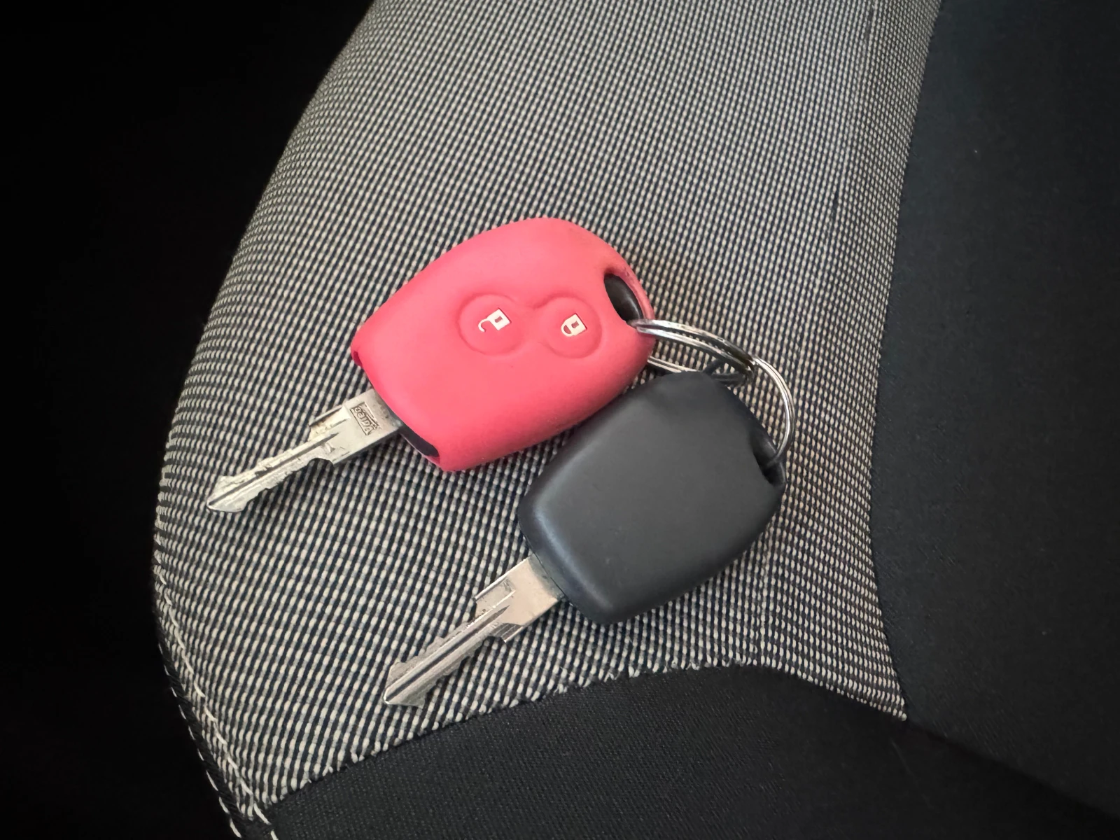 Dacia Duster 1.5 DCI, снимка 13 - Автомобили и джипове - 54225805