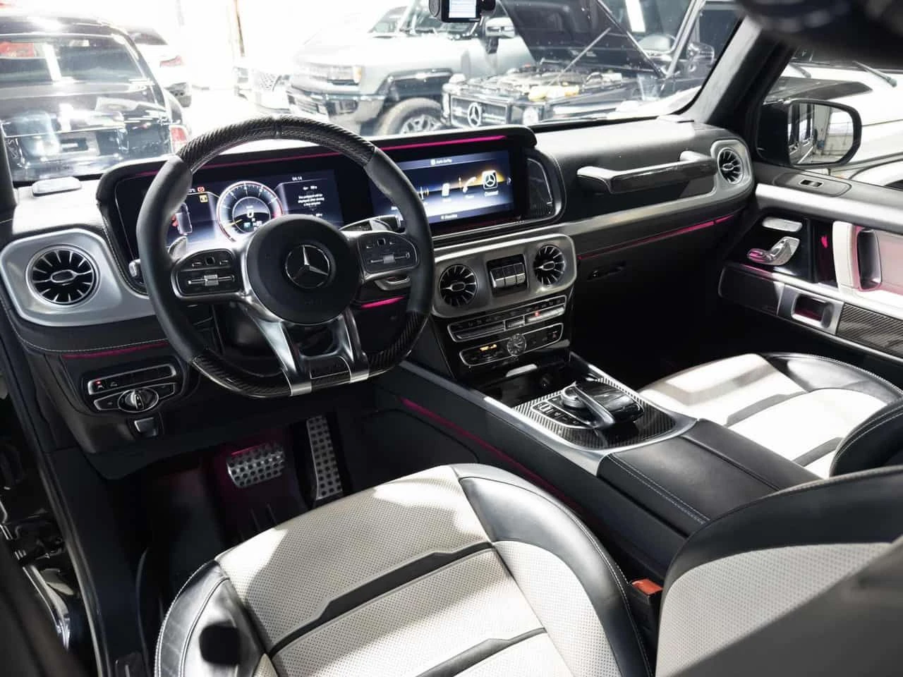 Mercedes-Benz G 63 AMG 4MATIC/ПАНОРАМА/ПОДГРЕВИ, снимка 7 - Автомобили и джипове - 55601488