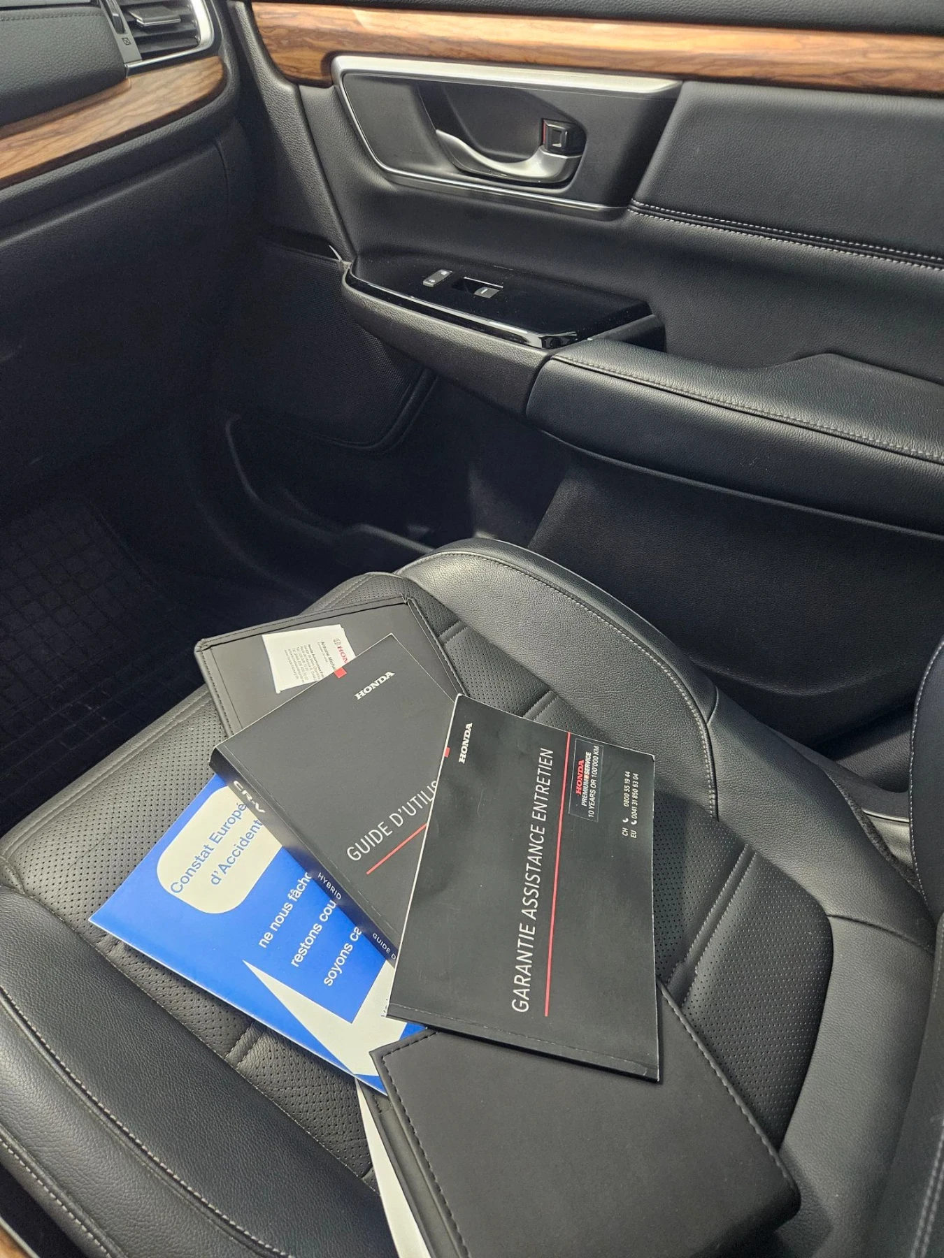Honda Cr-v 2.0 HEV Executive, снимка 13 - Автомобили и джипове - 55937585