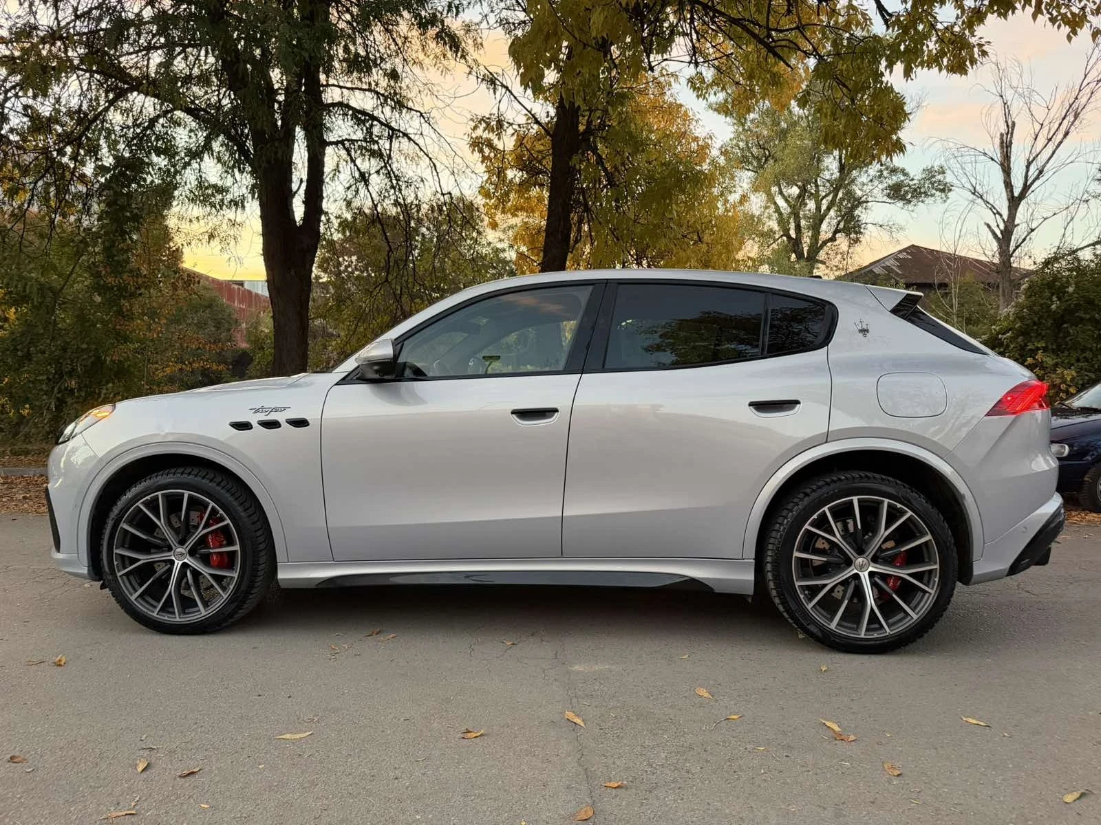 Maserati Grecale Trofeo 530 к.с., снимка 2 - Автомобили и джипове - 56627913