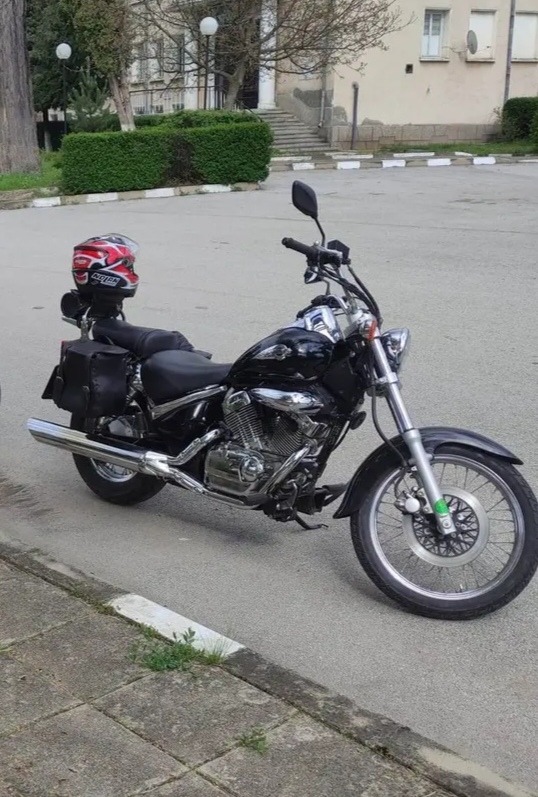 Suzuki Intruder, снимка 1 - Мотоциклети и мототехника - 46279458