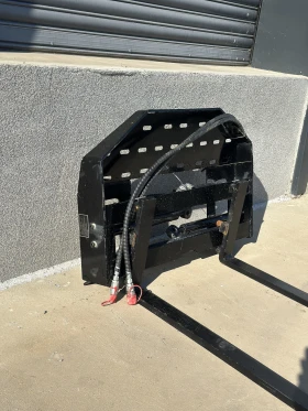 Допълнително оборудване Друг вид ВИЛИЦИ И ХИДРАВЛИЧНИ ВИЛИЦИ ЗА МИНИ ЧЕЛЕН ТОВАРАЧ