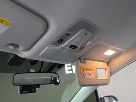 Toyota Prius 1.8 Хибрид, снимка 11