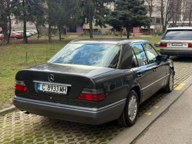 Mercedes-Benz 124 E200, снимка 3