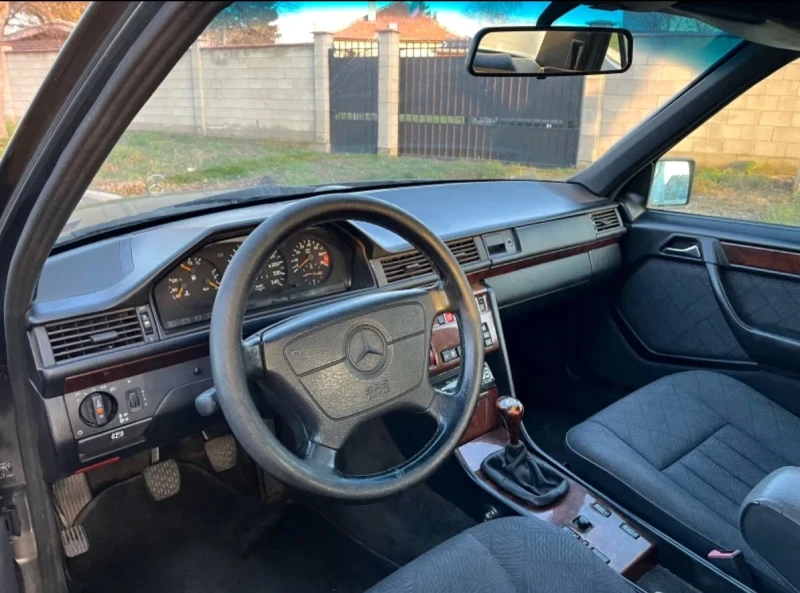 Mercedes-Benz 124 Е200 , снимка 11 - Автомобили и джипове - 34854712