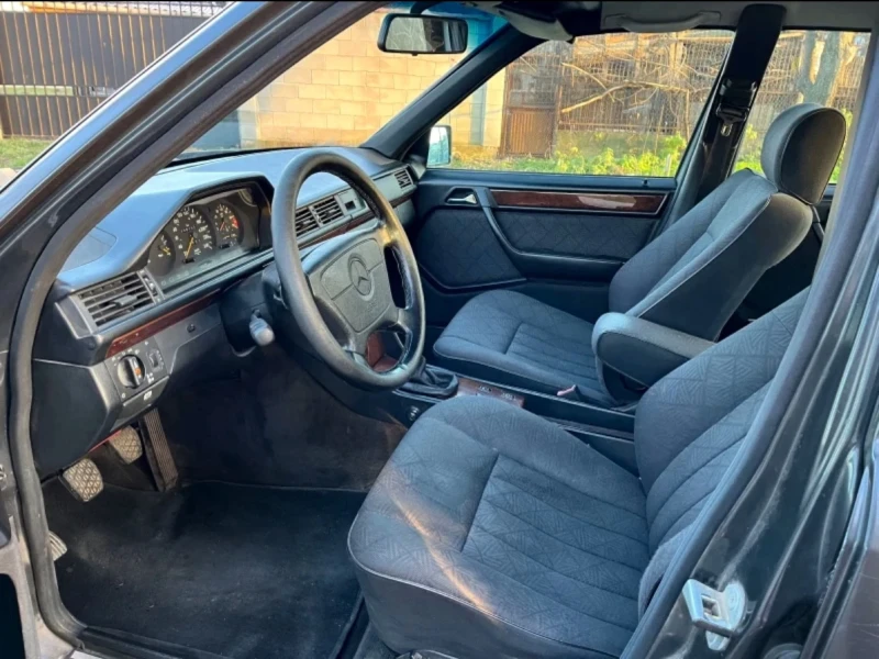 Mercedes-Benz 124 Е200 , снимка 12 - Автомобили и джипове - 34854712