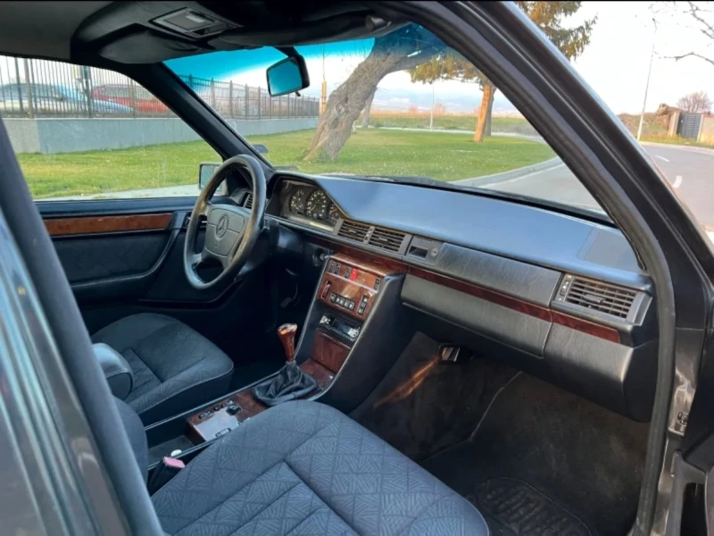 Mercedes-Benz 124 Е200 , снимка 10 - Автомобили и джипове - 34854712