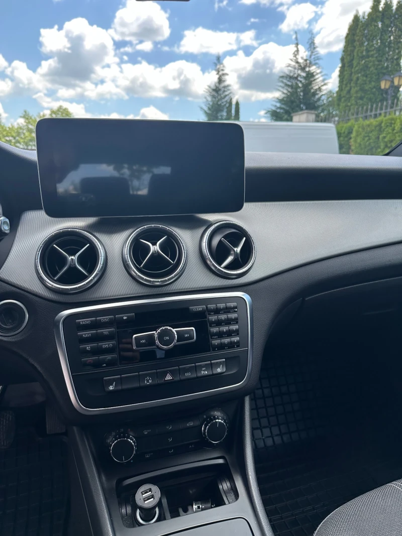 Mercedes-Benz CLA 220, снимка 6 - Автомобили и джипове - 48547268