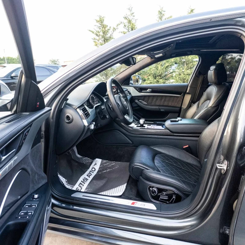 Audi S8 PLUS CARBON CERAMIC 700HP+ + MATRIX B&O ЛИЗИНГ 100, снимка 12 - Автомобили и джипове - 50663009