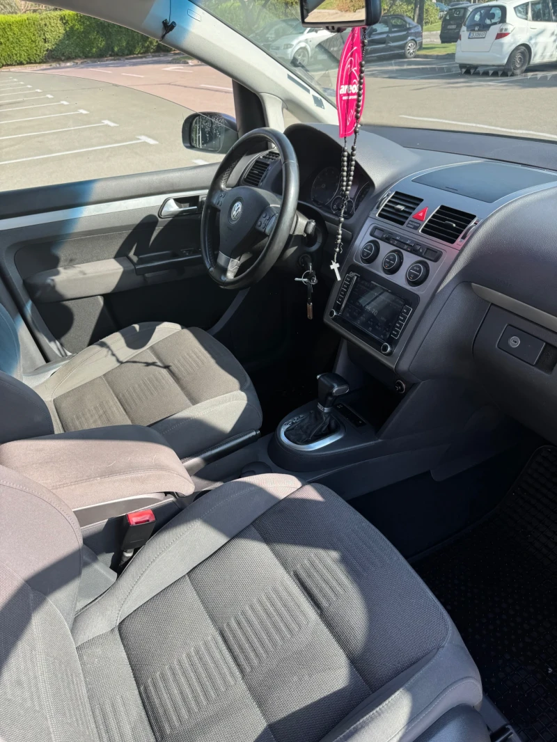 VW Touran 1.4 TSI, снимка 6 - Автомобили и джипове - 51251063
