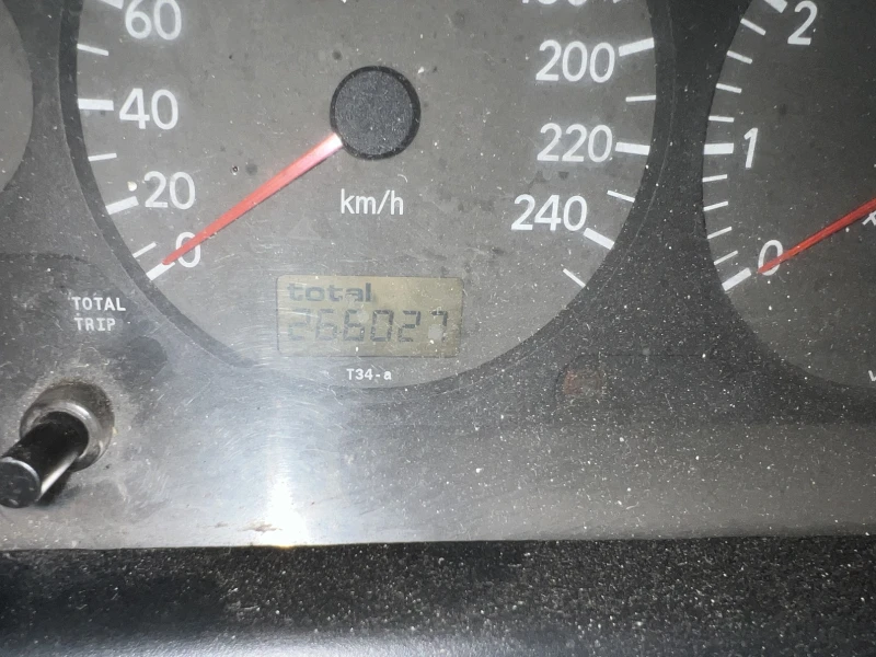 Toyota Avensis, снимка 13 - Автомобили и джипове - 52554211