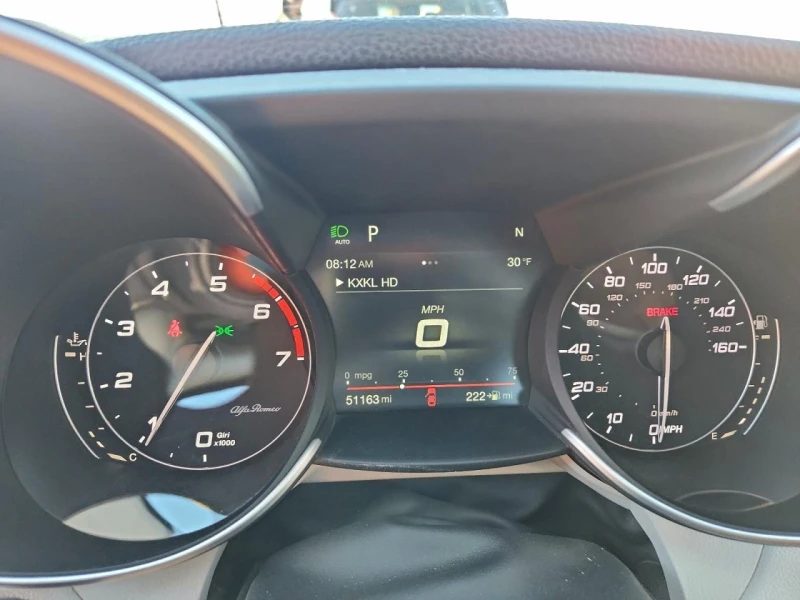 Alfa Romeo Giulia Q4* AWD* , снимка 8 - Автомобили и джипове - 53133176