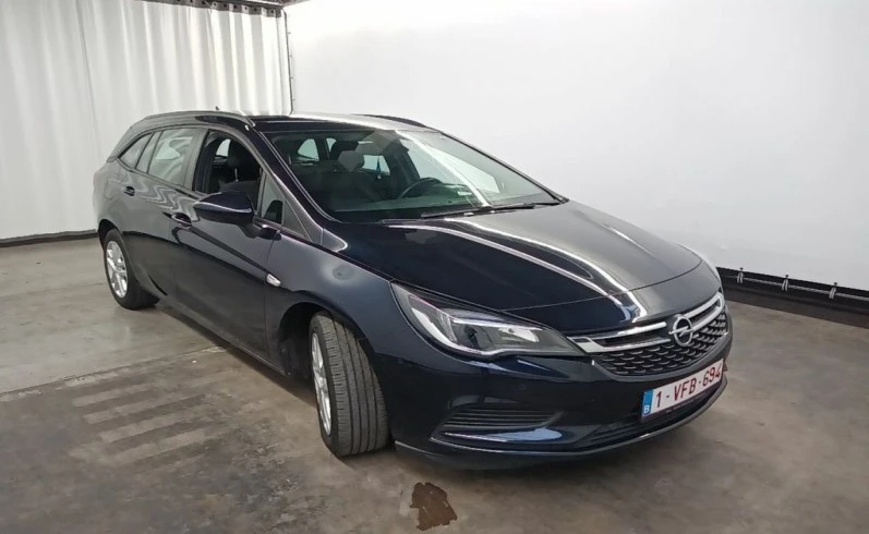 Opel Astra 1.6 CDTI , снимка 5 - Автомобили и джипове - 48809483