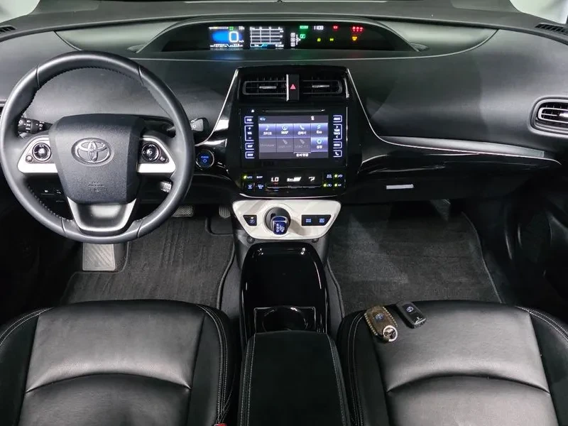 Toyota Prius 1.8 Хибрид, снимка 3 - Автомобили и джипове - 55687671