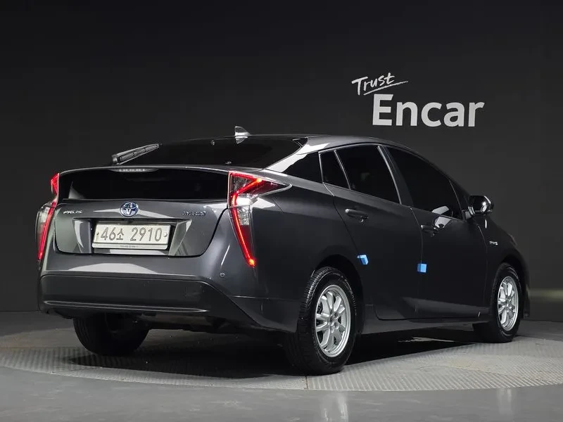 Toyota Prius 1.8 Хибрид, снимка 2 - Автомобили и джипове - 55687671