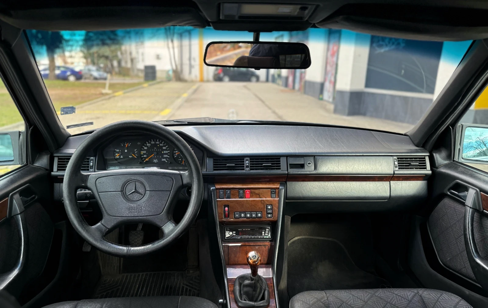 Mercedes-Benz 124 E200 - изображение 7