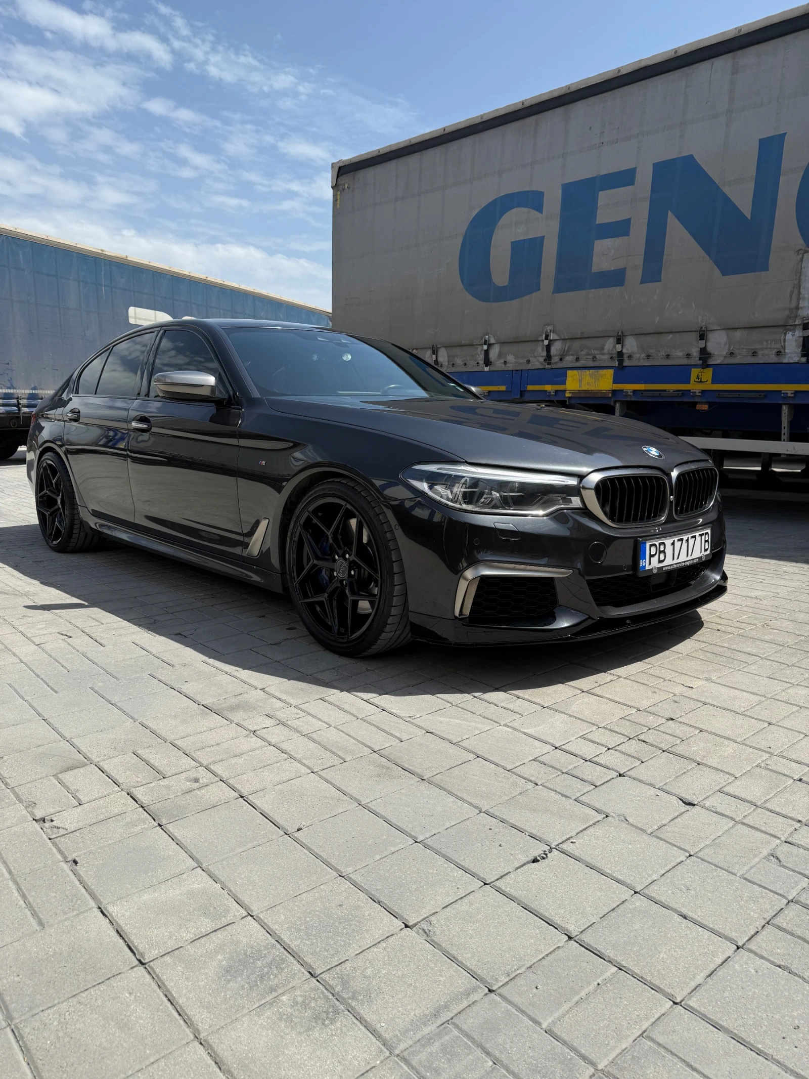 BMW 550 G30 550i xDrive  - изображение 2