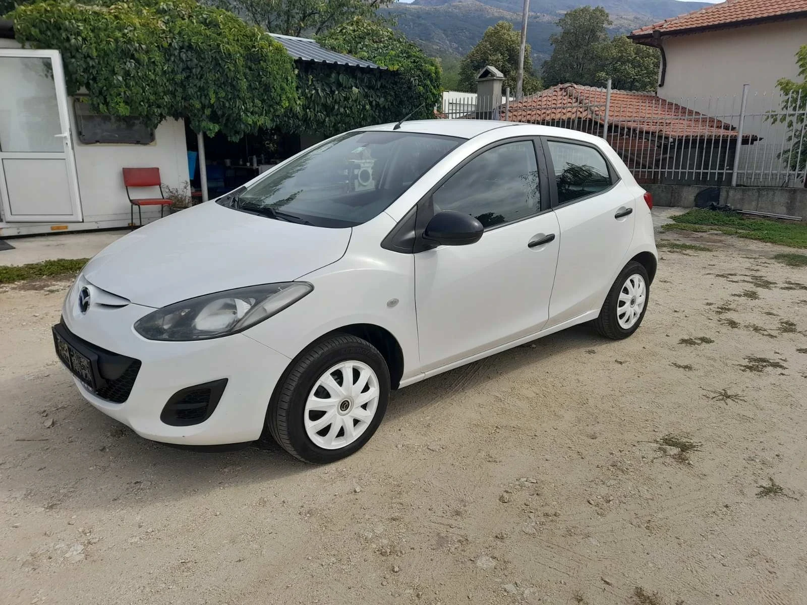Mazda 2 1.3i 80 к.с. FACELIFT - изображение 3