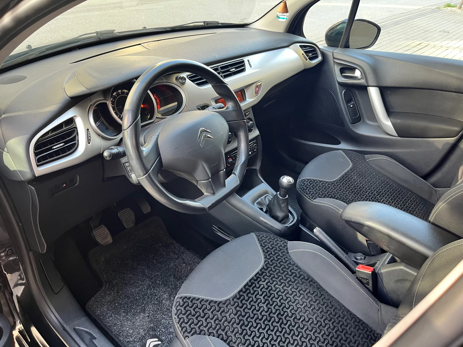 Citroen C3 1.1= бензин= Обслужен= 80000км!! - изображение 10