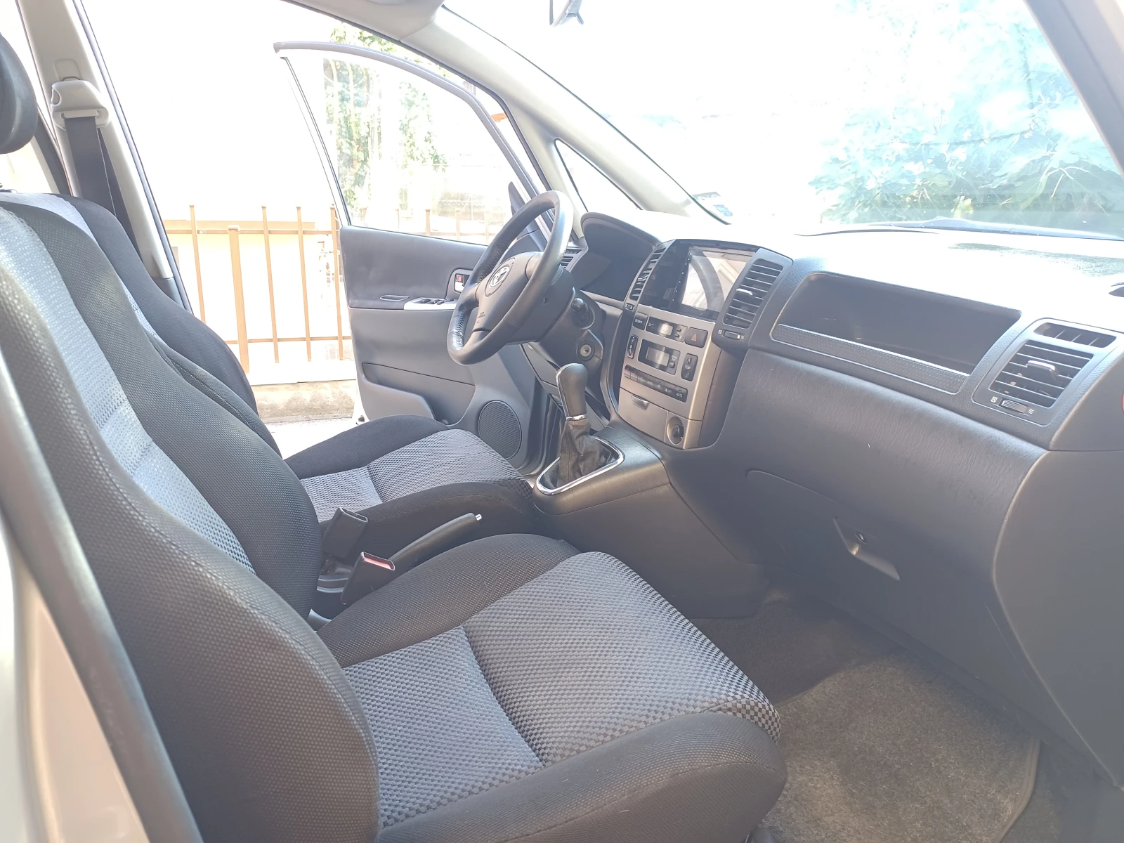 Toyota Corolla verso 2.0 D4D 90к.с. - изображение 10