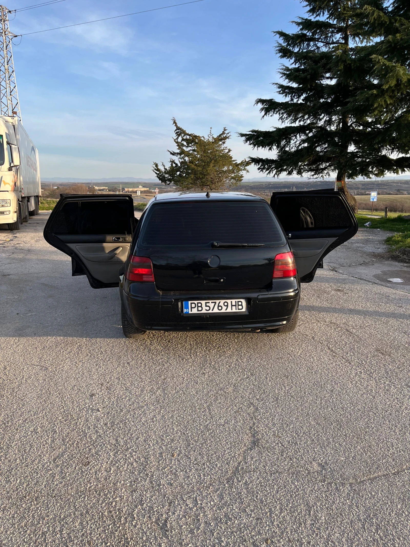 VW Golf, снимка 2 - Автомобили и джипове - 53801588