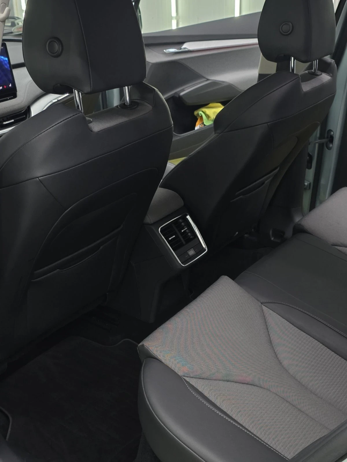 Skoda Enyaq 60iV, снимка 13 - Автомобили и джипове - 53973260