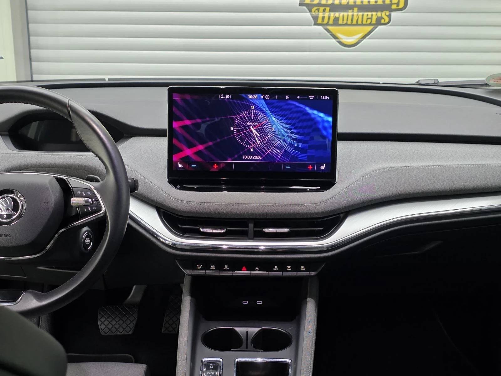 Skoda Enyaq 60iV, снимка 9 - Автомобили и джипове - 53973260