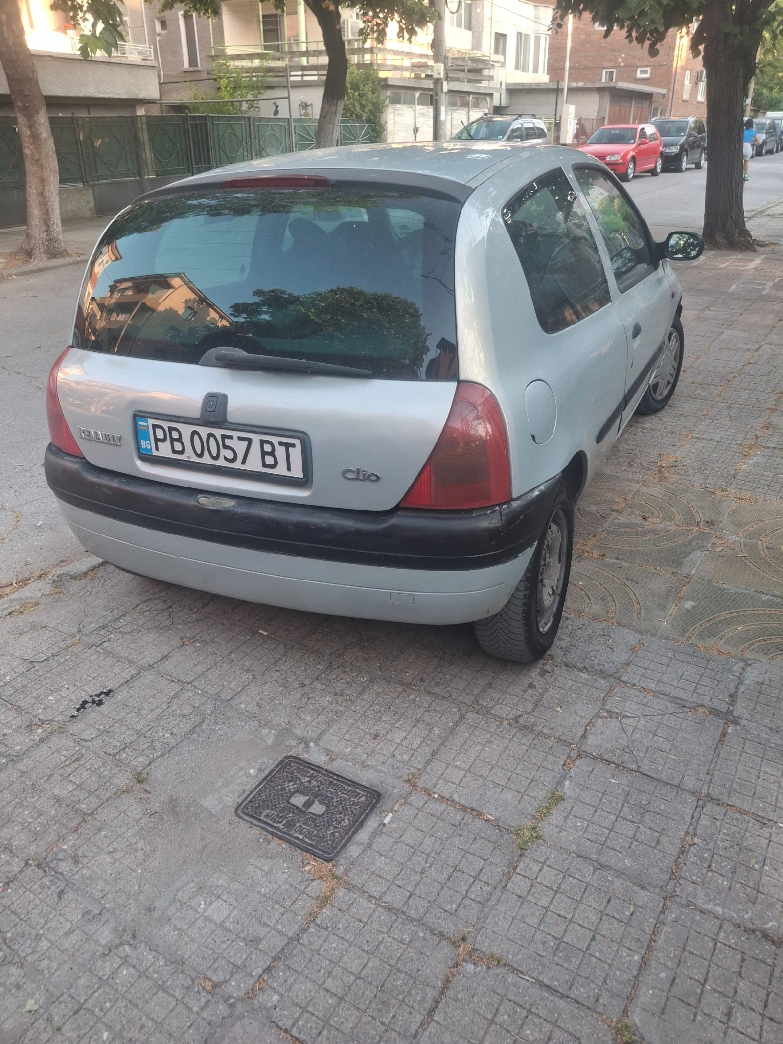 Renault Clio 1.2, снимка 3 - Автомобили и джипове - 54172071