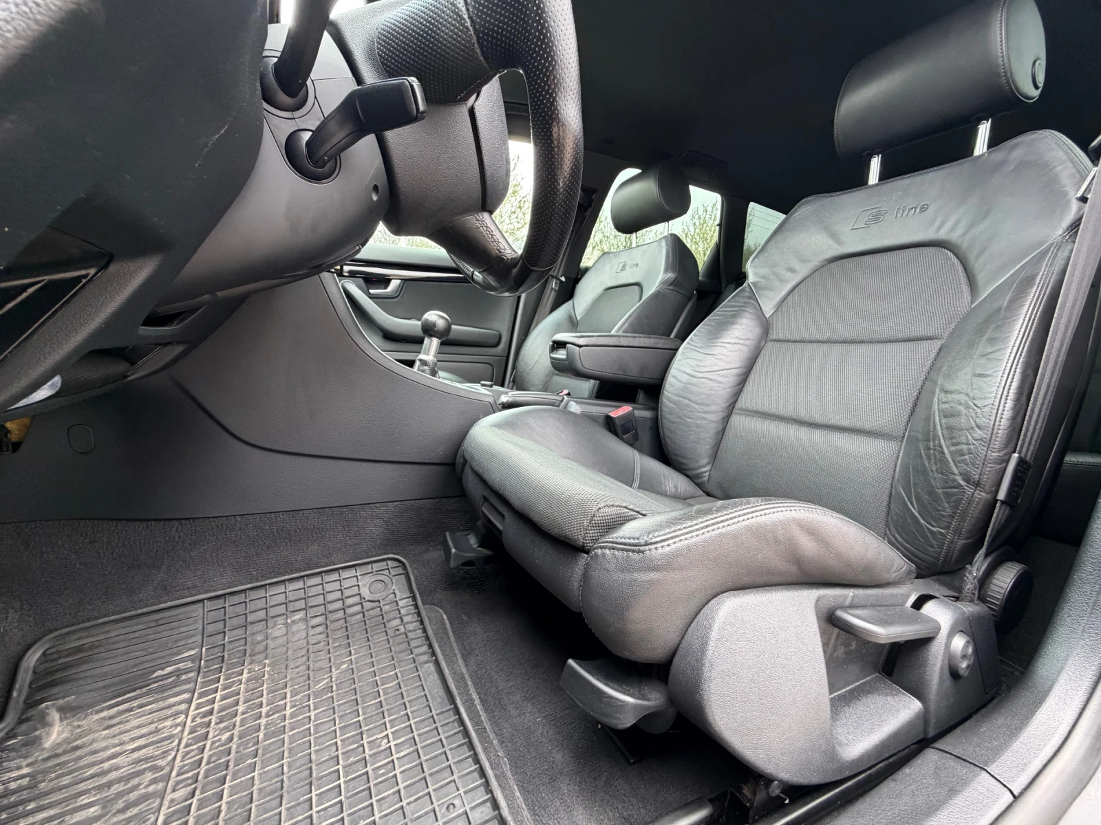 Audi A4 2.0TDI, снимка 6 - Автомобили и джипове - 54265015