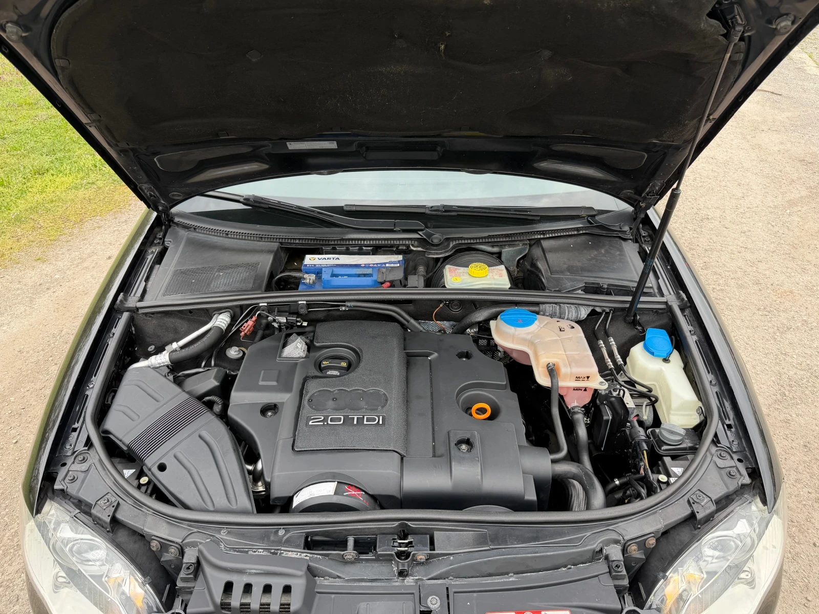 Audi A4 2.0TDI, снимка 11 - Автомобили и джипове - 54265015