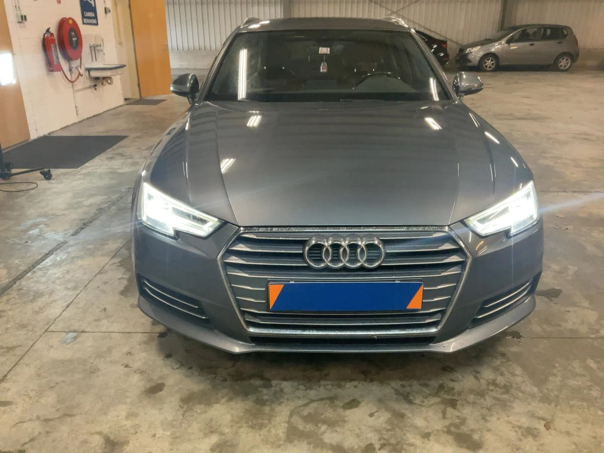Audi A4 2.0 TFSI Avant Ultra Sport, снимка 5 - Автомобили и джипове - 54389933