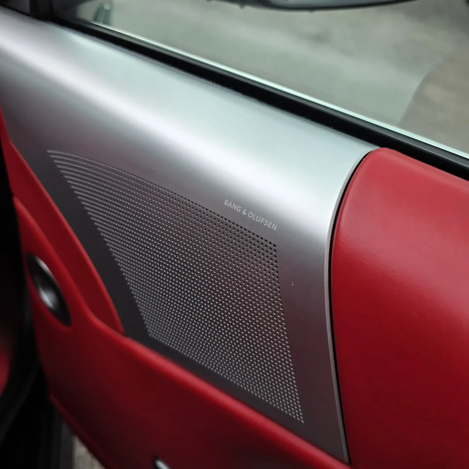 Aston Martin Db9 6.0 V12/Carbon/Ceramic/B&O, снимка 17 - Автомобили и джипове - 54994632