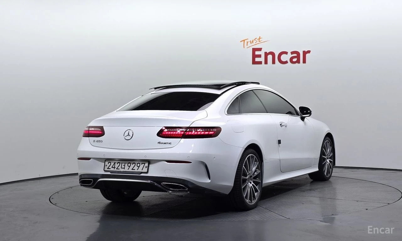 Mercedes-Benz E 450 4MATIC Coupe* AMG PACK* DISTRONIC* BURMESTER* 360*, снимка 3 - Автомобили и джипове - 55046327