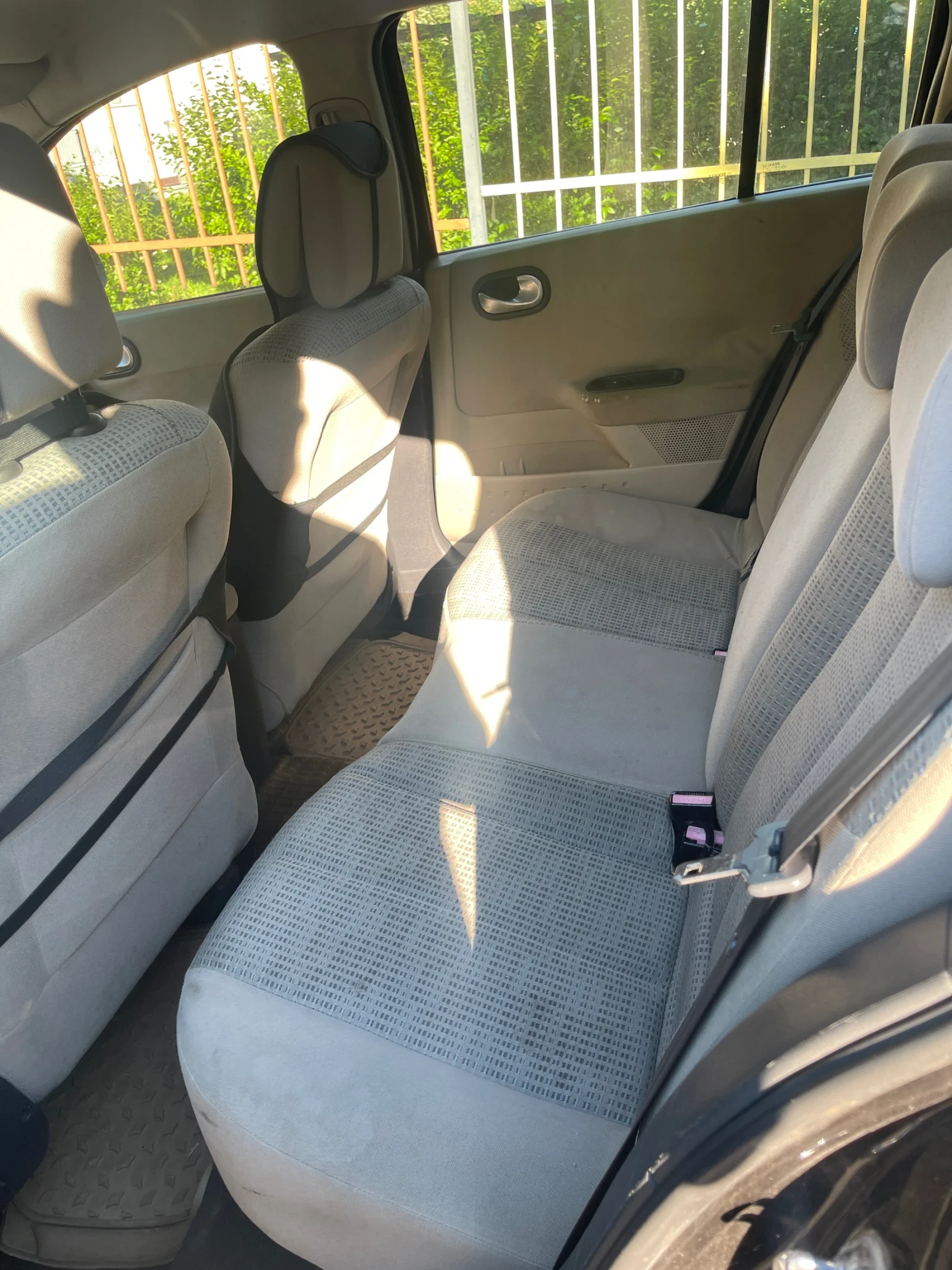 Renault Megane 1.6 16, снимка 9 - Автомобили и джипове - 55373538
