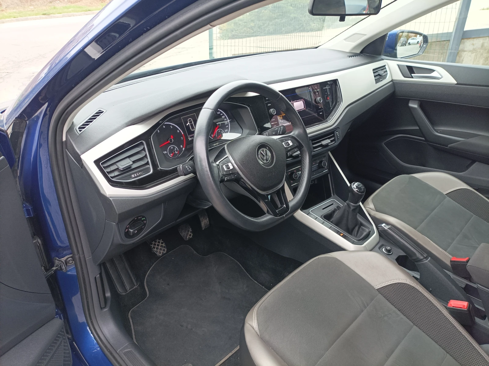 VW Polo Highline БЕНЗИН 6 СКОРОСТИ 20000км 115КС 2020г, снимка 5 - Автомобили и джипове - 56005606