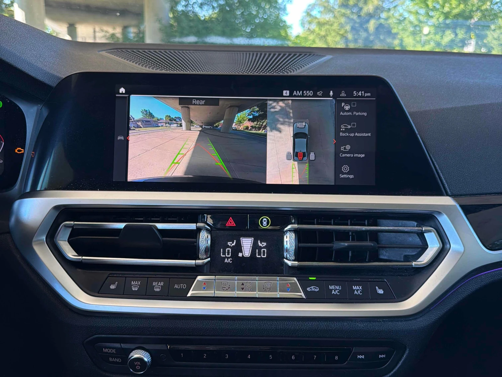 BMW 330 / xDrive / 360 CAMERA / HEAD-UP / AMBIENT, снимка 11 - Автомобили и джипове - 56137105