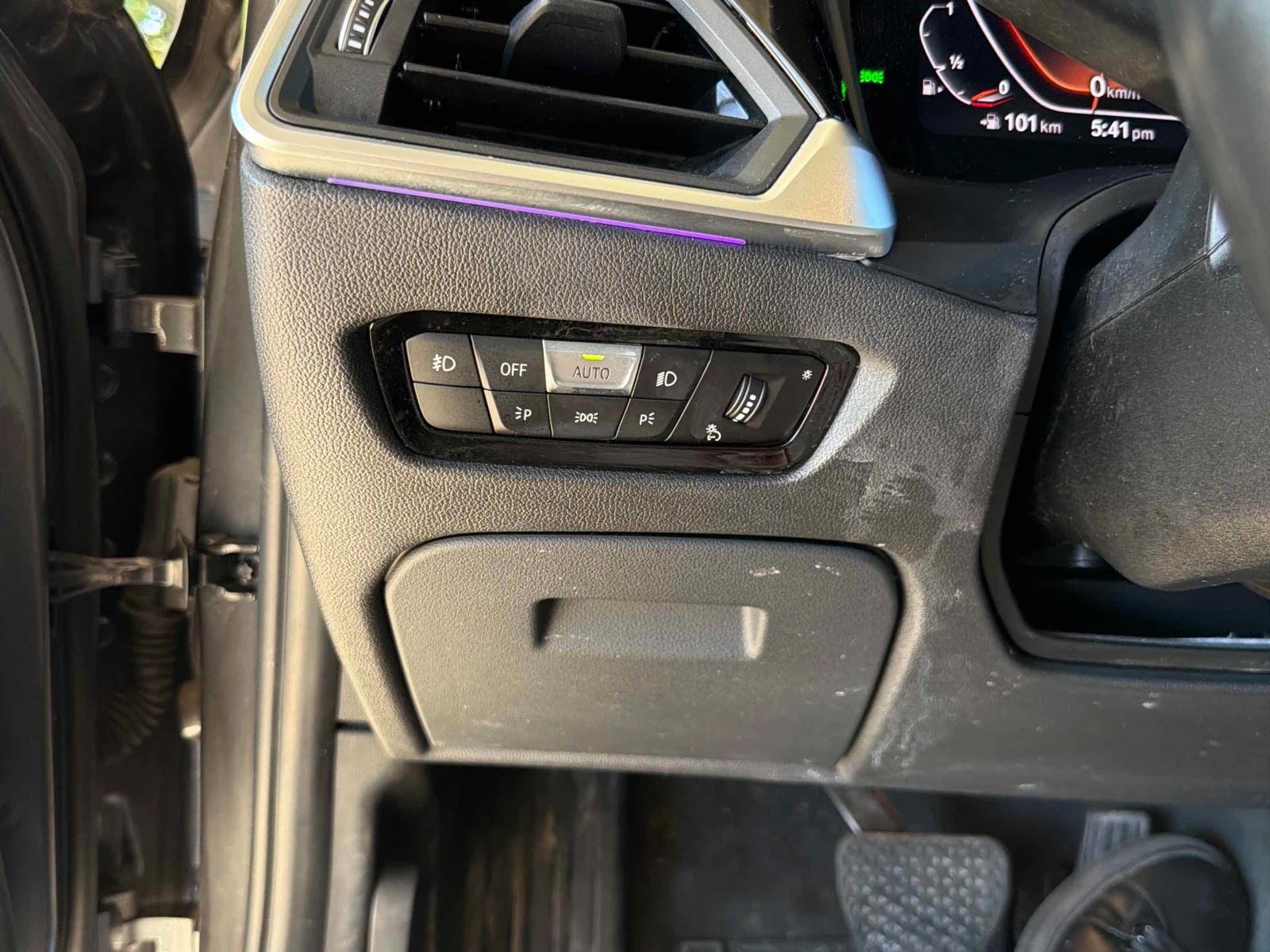 BMW 330 / xDrive / 360 CAMERA / HEAD-UP / AMBIENT, снимка 14 - Автомобили и джипове - 56137105