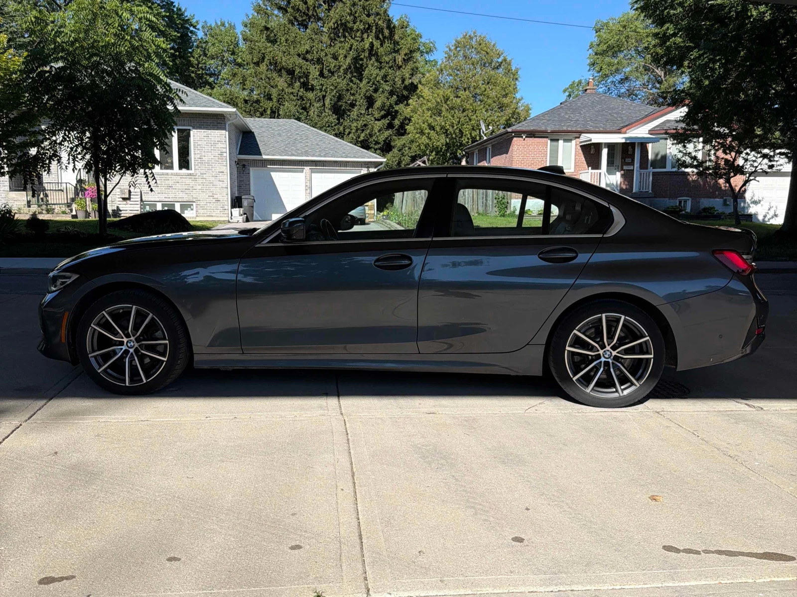 BMW 330 / xDrive / 360 CAMERA / HEAD-UP / AMBIENT, снимка 2 - Автомобили и джипове - 56137105