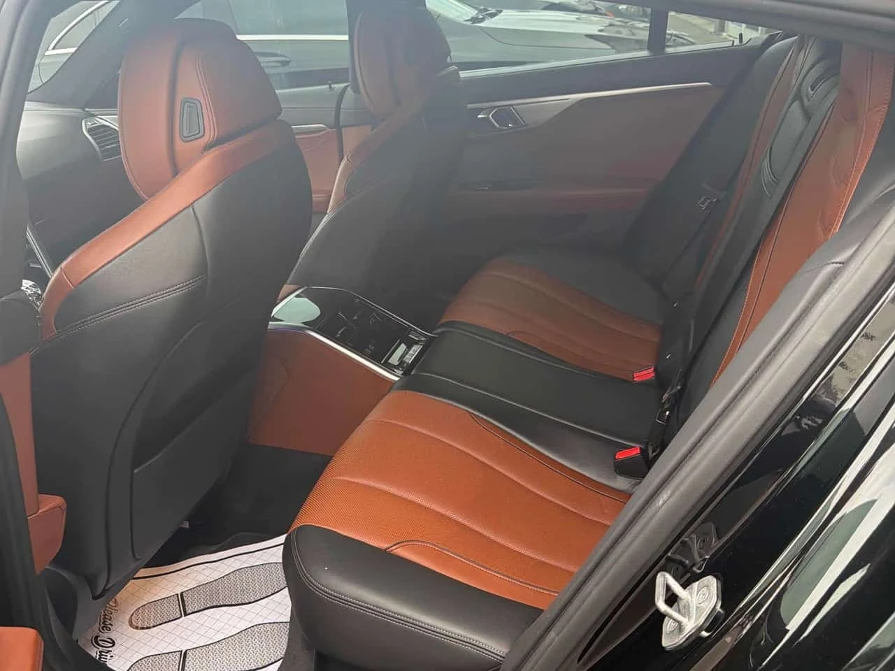 BMW 850 M850i xDrive  CARFAX, снимка 12 - Автомобили и джипове - 56165994
