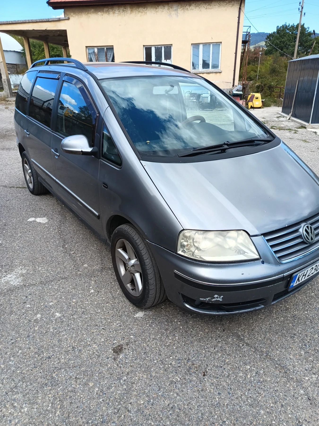 VW Sharan 1.9, снимка 2 - Автомобили и джипове - 56254977