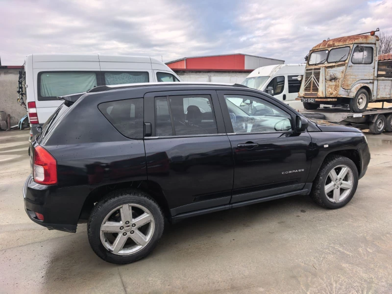 Jeep Compass 2.2 CRD Limited 4x4, снимка 4 - Автомобили и джипове - 53405159