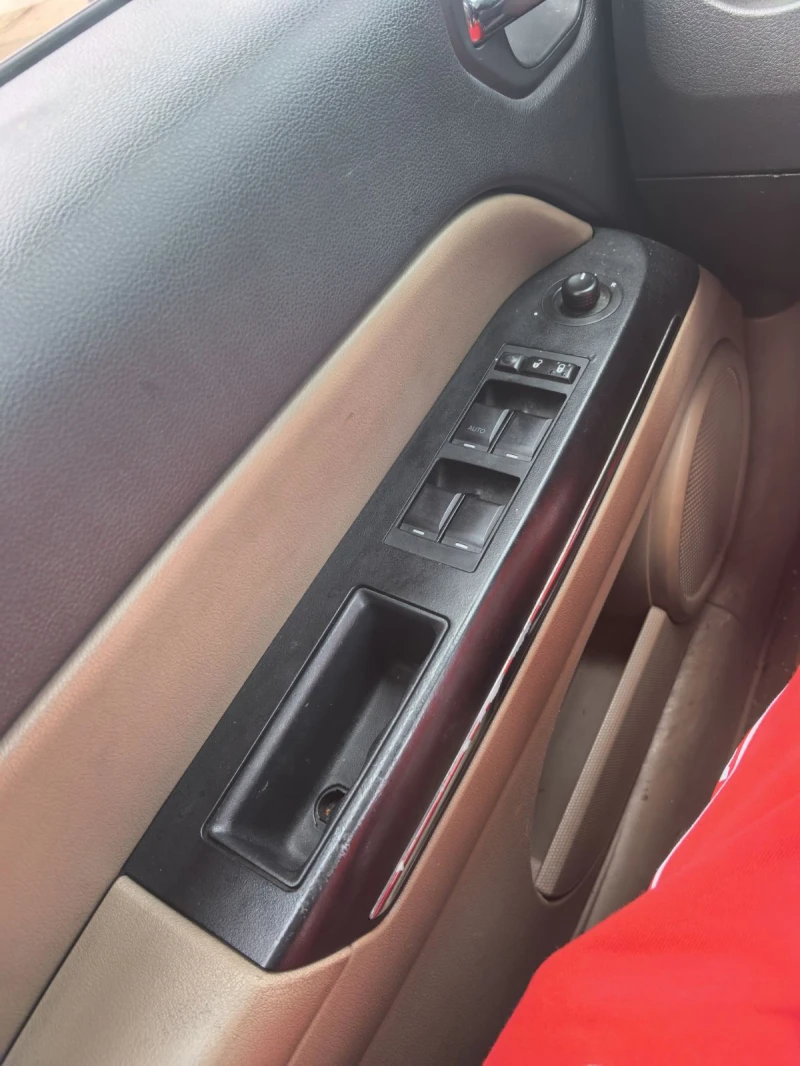 Jeep Compass 2.2 CRD Limited 4x4, снимка 10 - Автомобили и джипове - 53405159