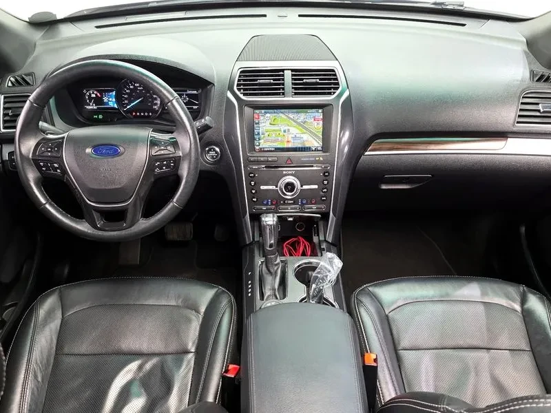 Ford Explorer 2.3 AWD, снимка 7 - Автомобили и джипове - 54351531