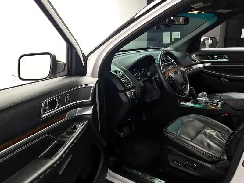 Ford Explorer 2.3 AWD, снимка 10 - Автомобили и джипове - 54351531