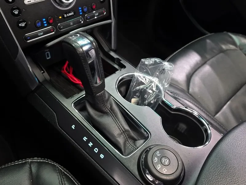 Ford Explorer 2.3 AWD, снимка 9 - Автомобили и джипове - 54351531